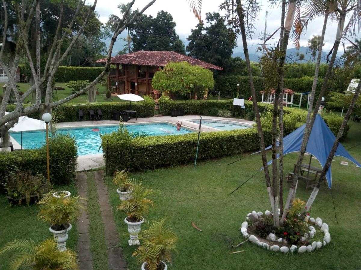 Villa Alejandra Del Quindio Calarca Exterior photo