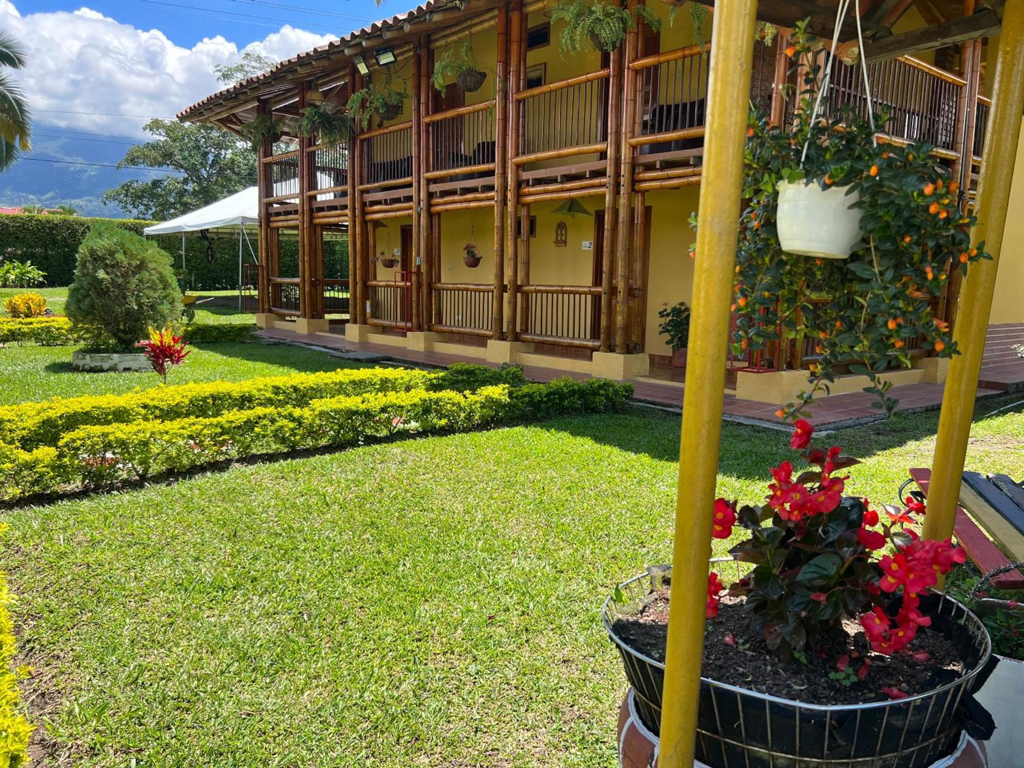 Villa Alejandra Del Quindio Calarca Exterior photo