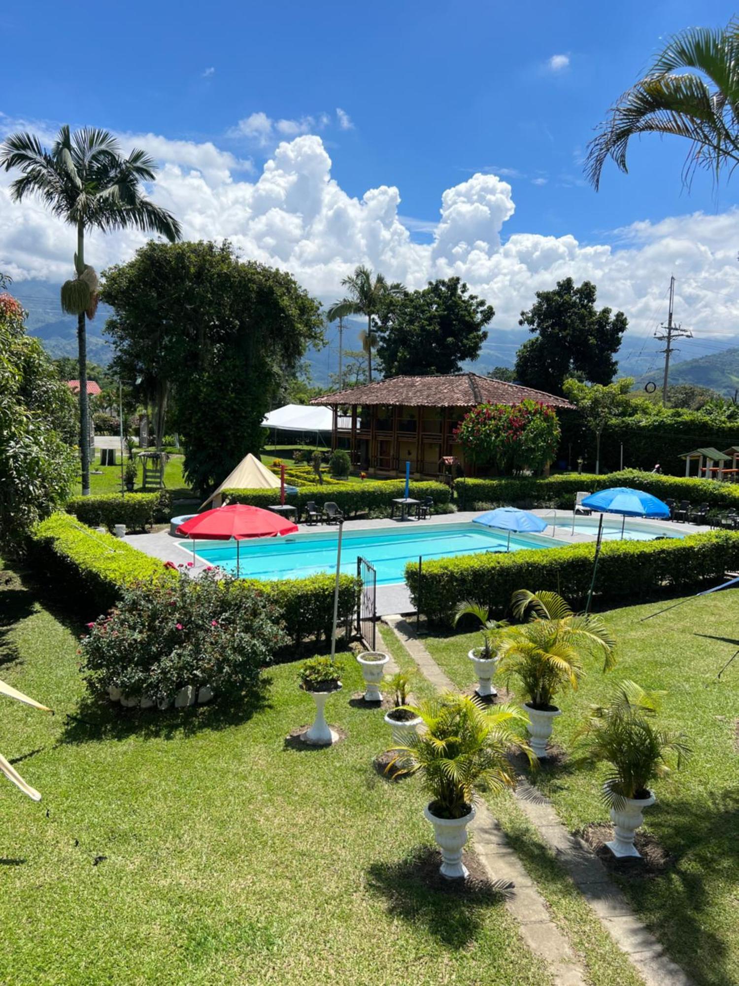 Villa Alejandra Del Quindio Calarca Exterior photo